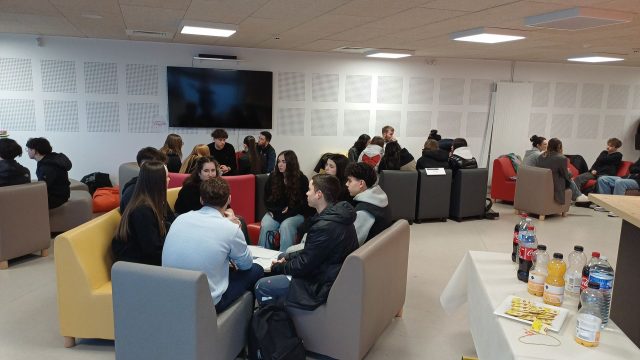 Sixième édition du Forum post bac à Jules Lesven : une belle fréquentation !