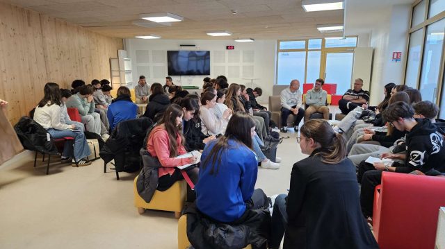Deuxième  édition du forum des métiers du corps et du sport a eu lieu à Lesven 