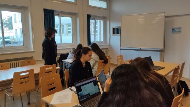 Les élèves de première générale 1, participent au concours de la plume lycéenne.