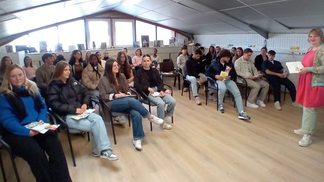 Les BTS1 GPME visitent de l'imprimerie Cloître de Saint Thonan