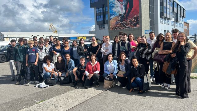 Découverte du port de Brest par les étudiants de première année de BTS Commerce International Découverte du port de Brest par les étudiants de première année de BTS Commerce International