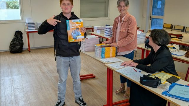 La distribution  des manuels scolaires pour le LP s'est bien passée !
