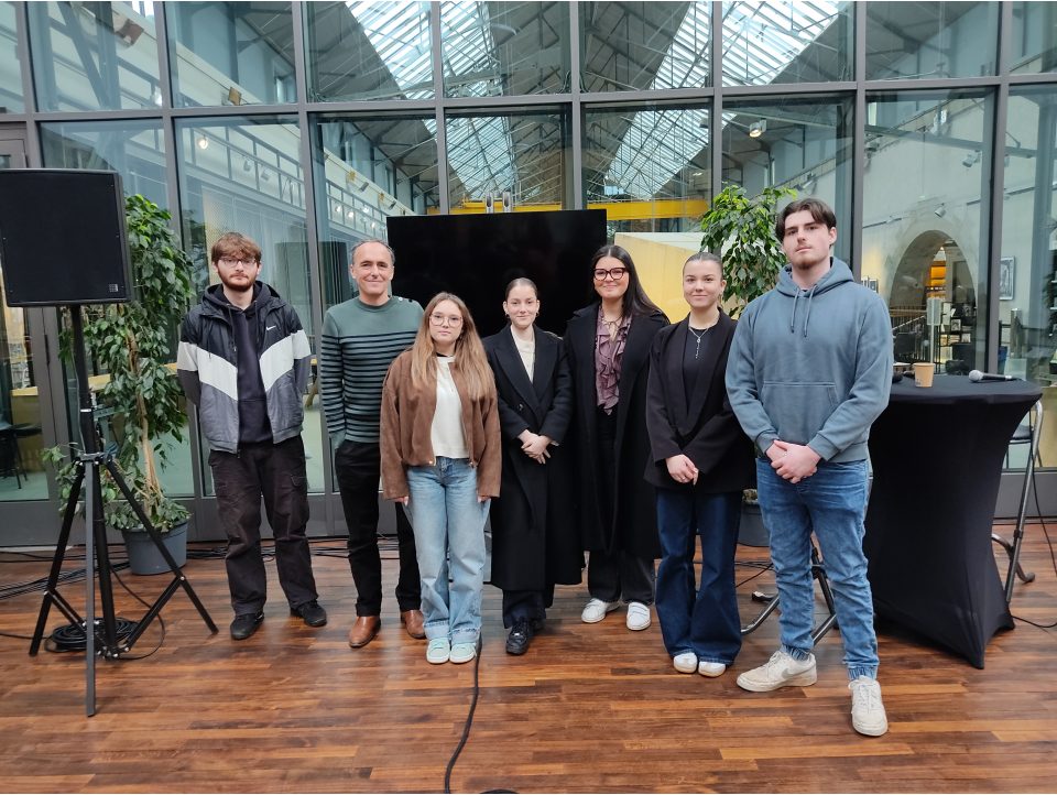 Les BTS comptabilité première année ont interviewé Xavier de La Porte dans le cadre du Festival Longueur d'Ondes à Brest