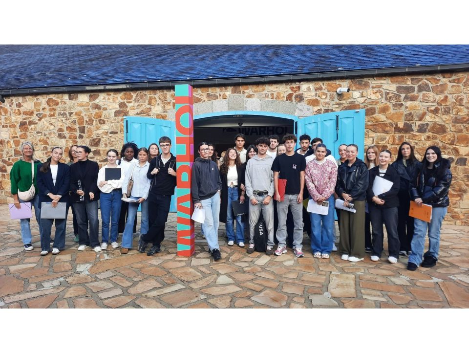 Les BTS Professions Immobilières ont visité  à l'exposition  Wharol au FHEL de Landerneau