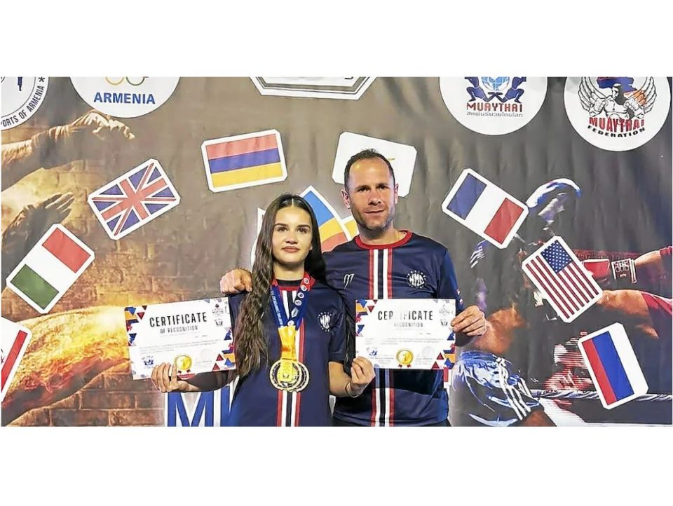 Alyssia Bourgouin, élève à Lesven, double championne d'Europe de Muay Thaï en Arménie