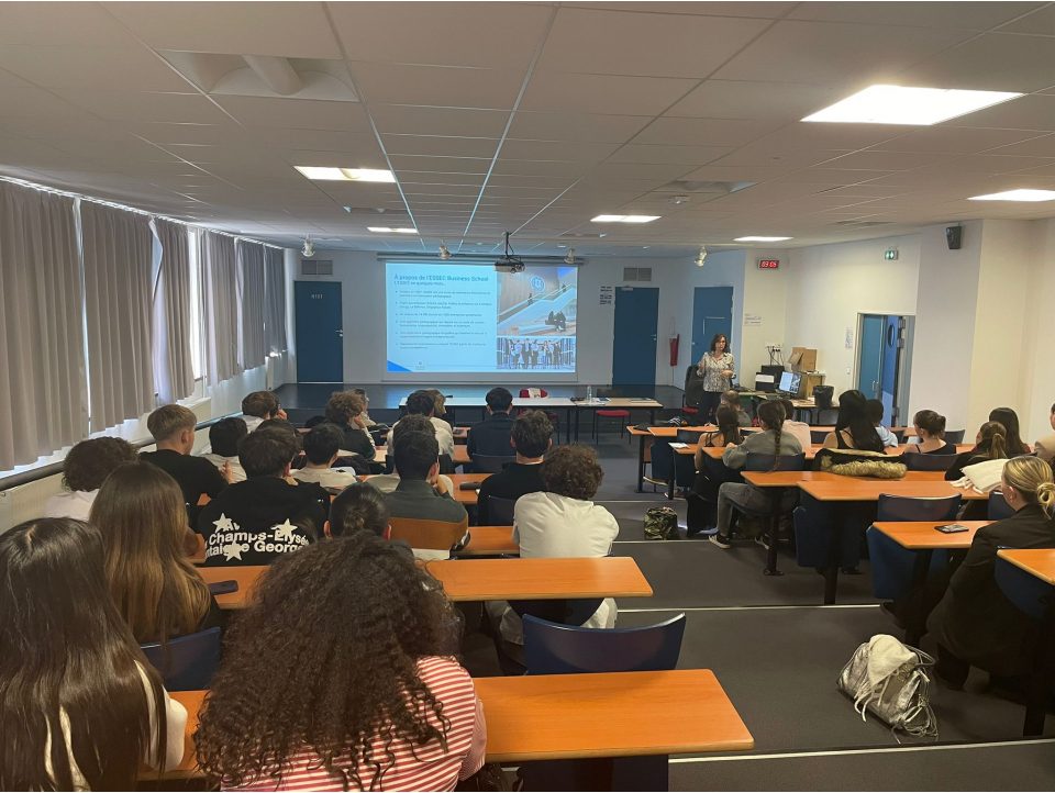 Présentation de l'ESSEC aux étudiants et étudiantes de prépa ECT