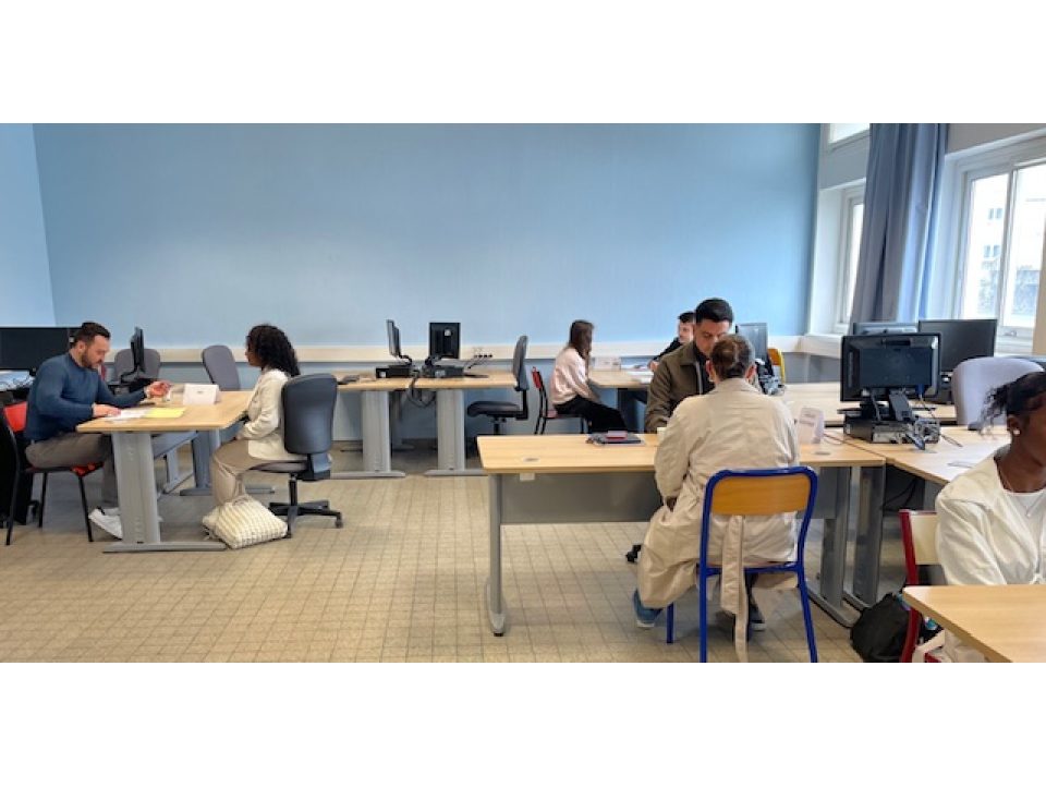Les secondes MRC1 s'exercent avec des professionnels