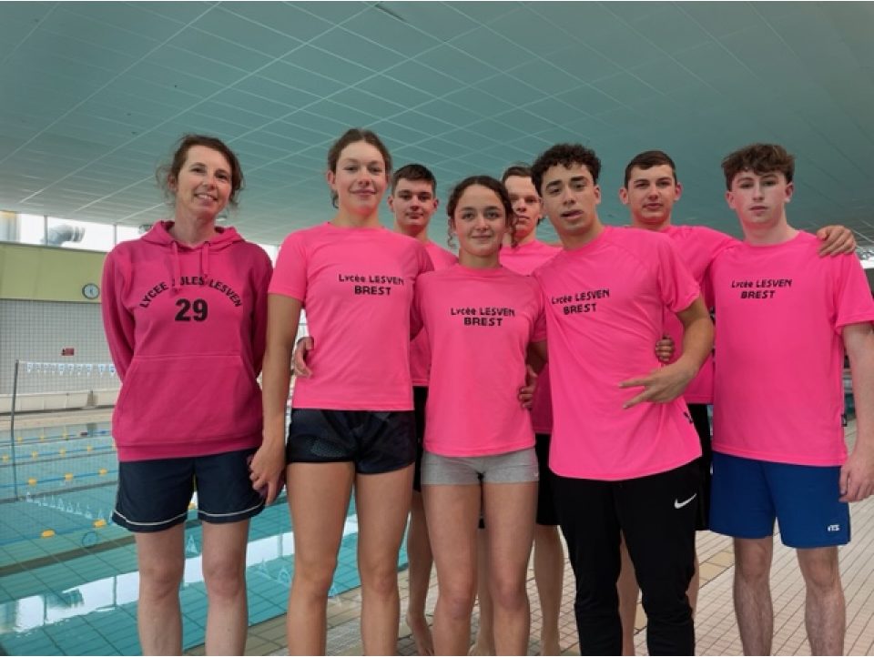 Lesven se fait remarquer au Championnat  Académique UNSS de natation par équipe