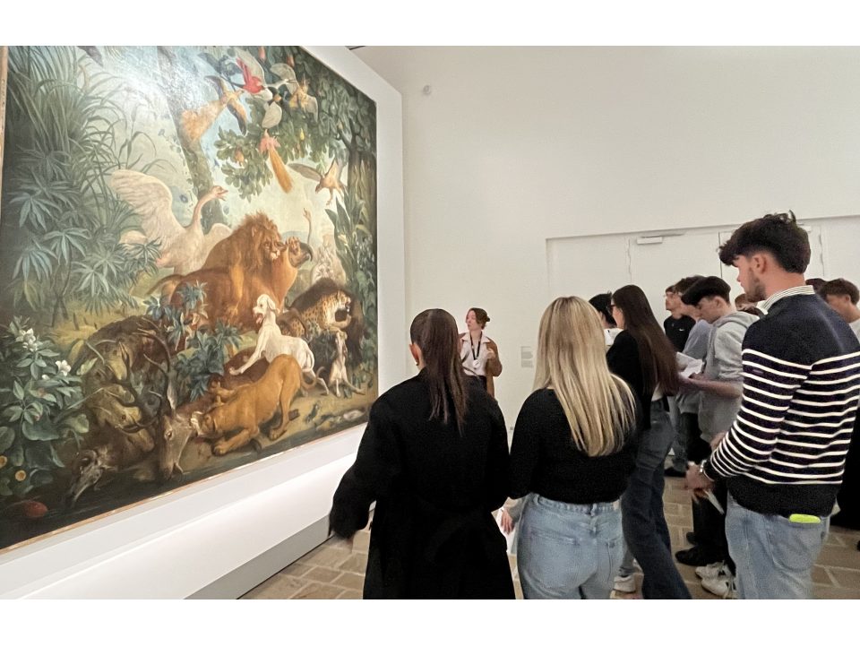 Les étudiants de CPGE ECT du lycée Lesven visitent l’exposition Animal !? au FHEL de Landerneau