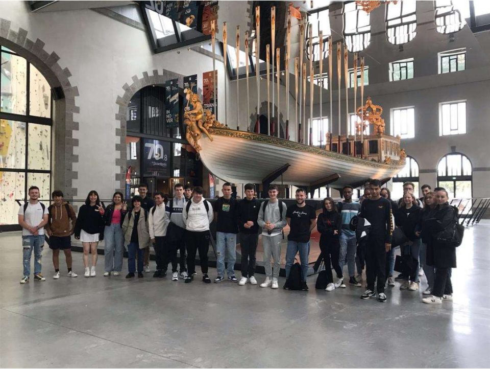 Les DCG1 visitent la ville de BREST au travers d'un rallye pédestre